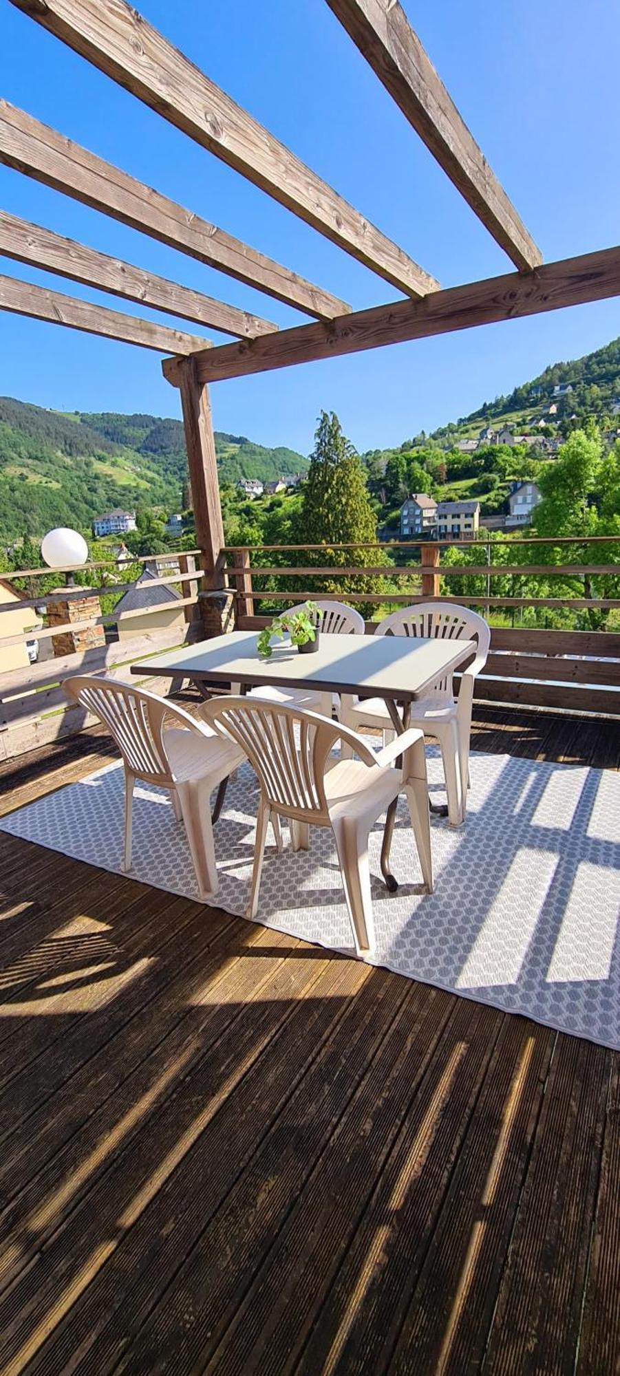 Residence Goelia Les Gorges De La Truyere Entraygues-sur-Truyere Exterior photo